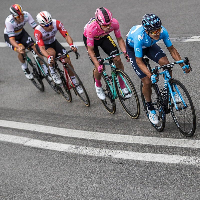 Carapaz wins stage 4 at Giro d'Italia